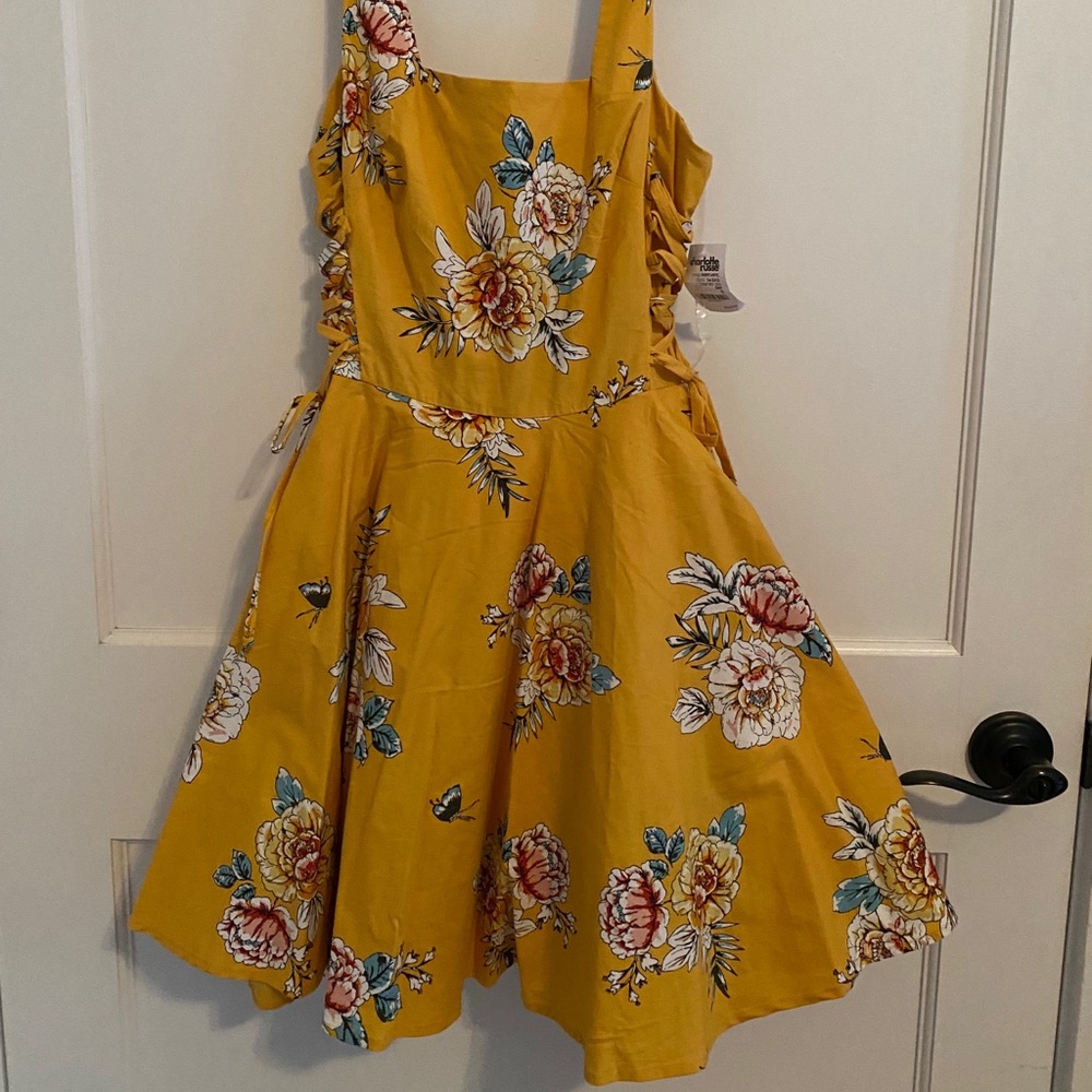 Beautiful yellow floral summer dress